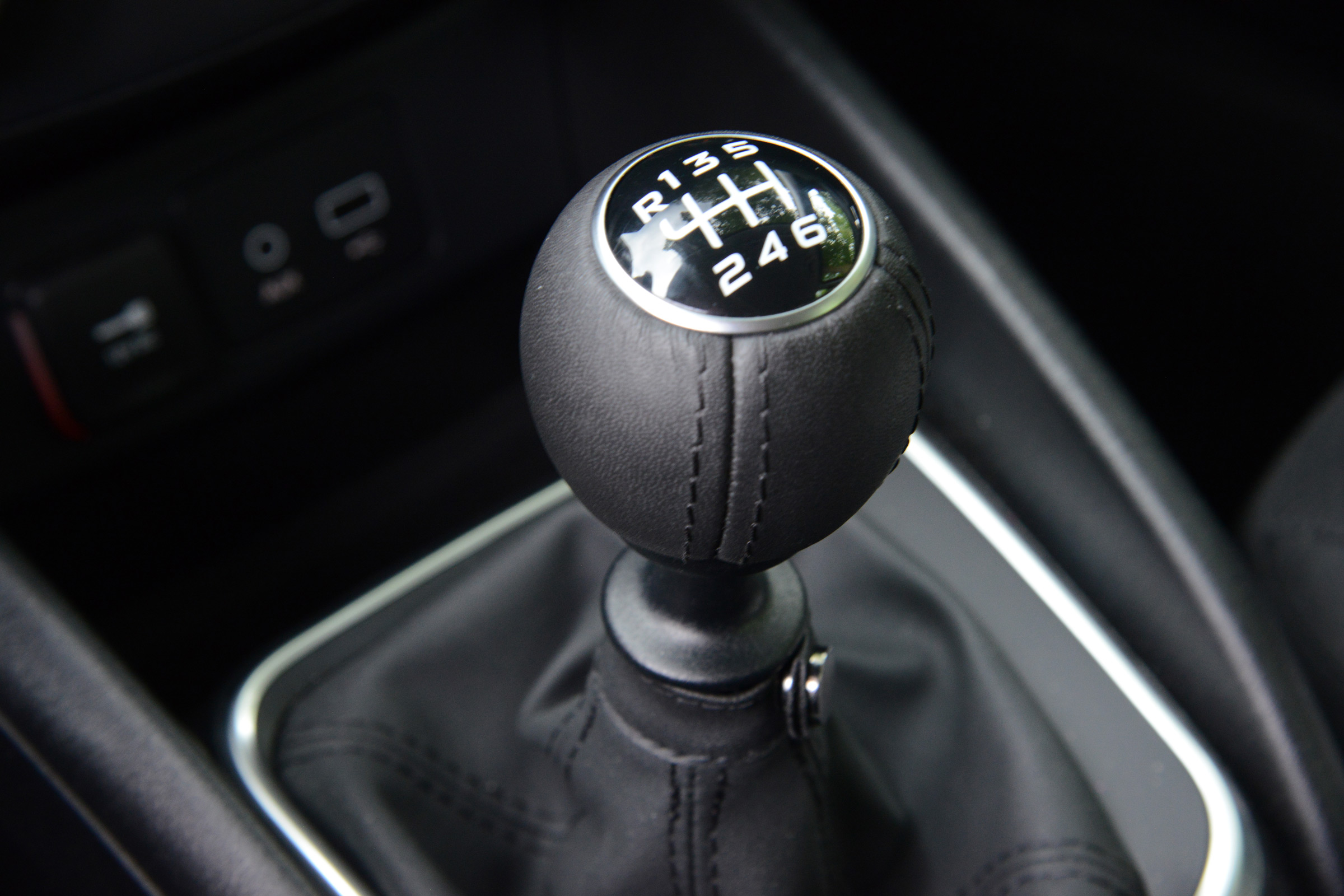 Fiat Tipo hatch 2016 - gearlever