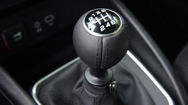 Fiat Tipo hatch 2016 - gearlever