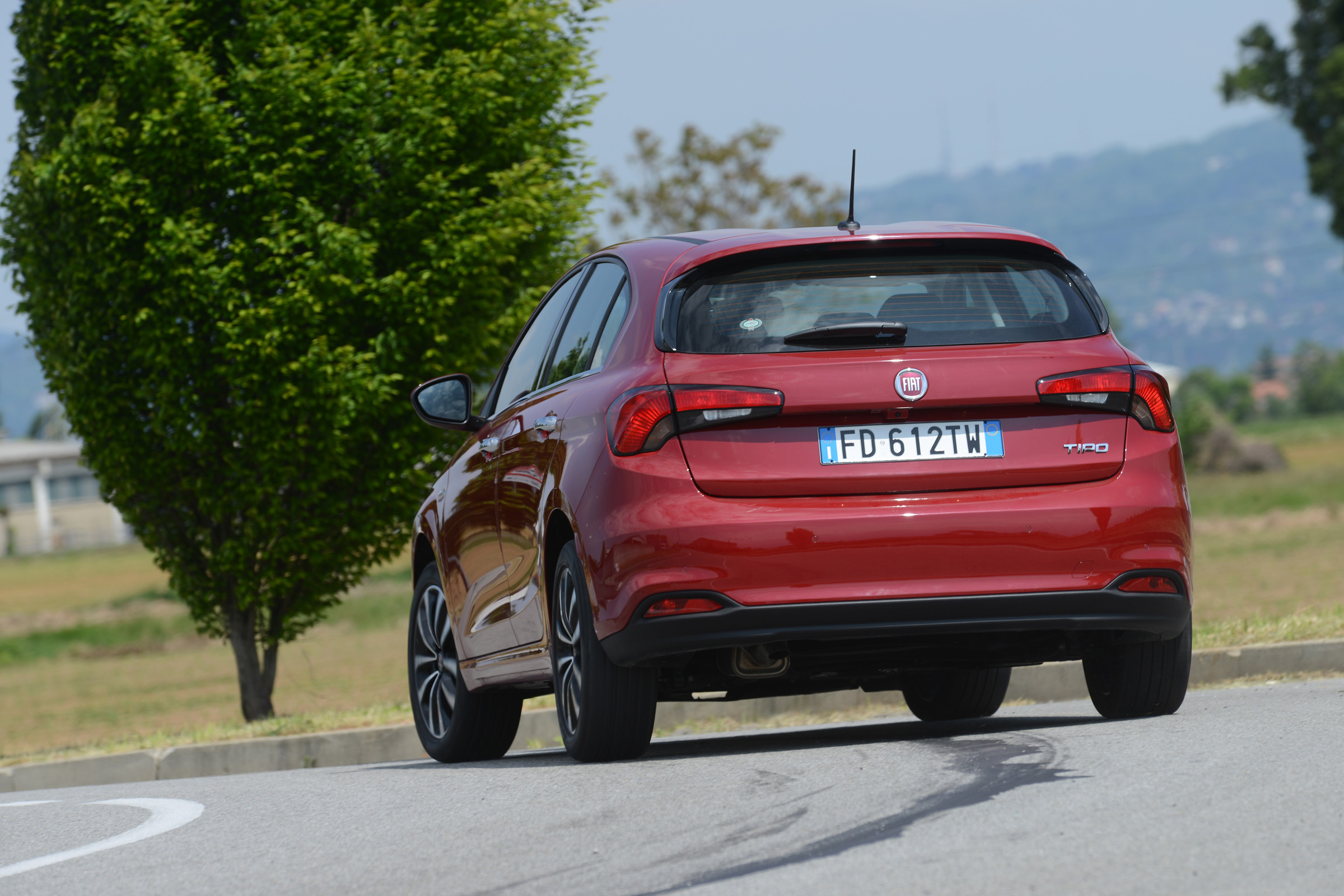 Fiat Tipo hatch 2016 - rear cornering