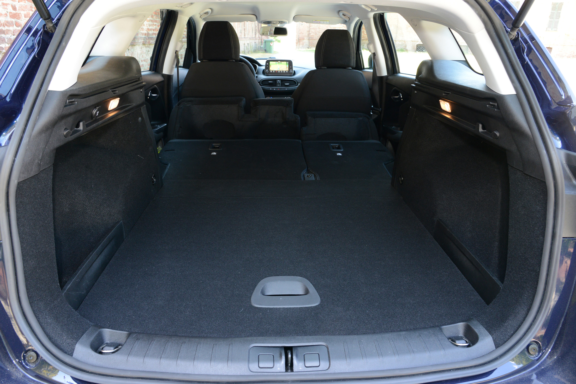 Fiat Tipo Station Wagon estate - boot seats down