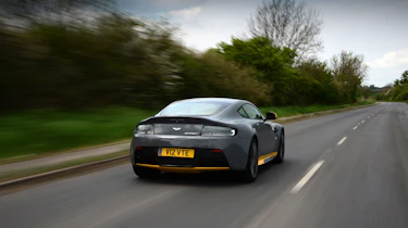 Aston Martin V12 Vantage S - rear action