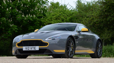 Aston Martin V12 Vantage S - front static