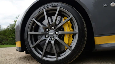 Aston Martin V12 Vantage S - wheel