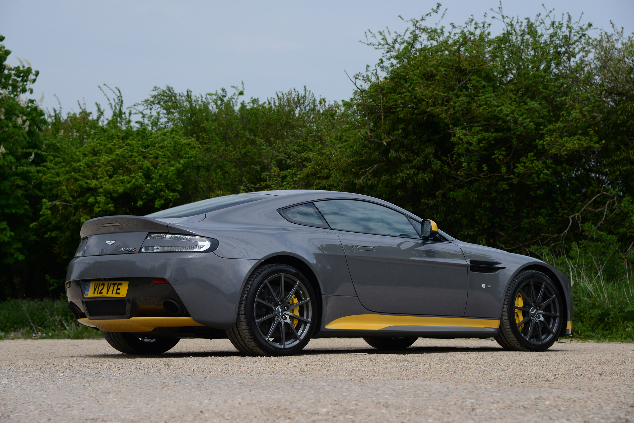 Aston Martin V12 Vantage S - rear static