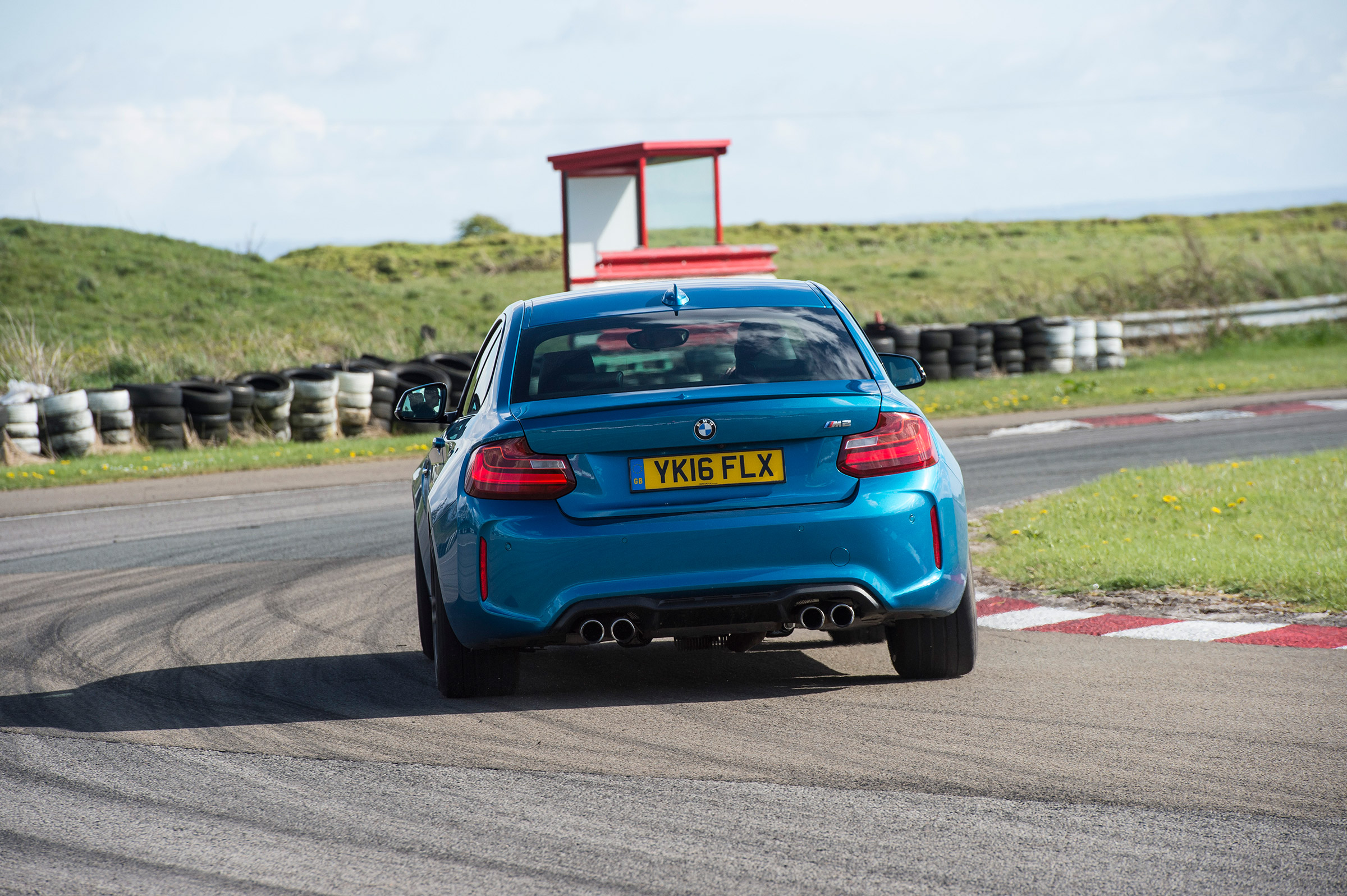 BMW M2 group - rear cornering
