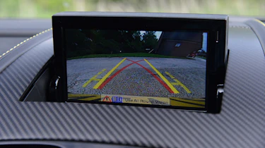 Aston Martin V12 Vantage S - screen
