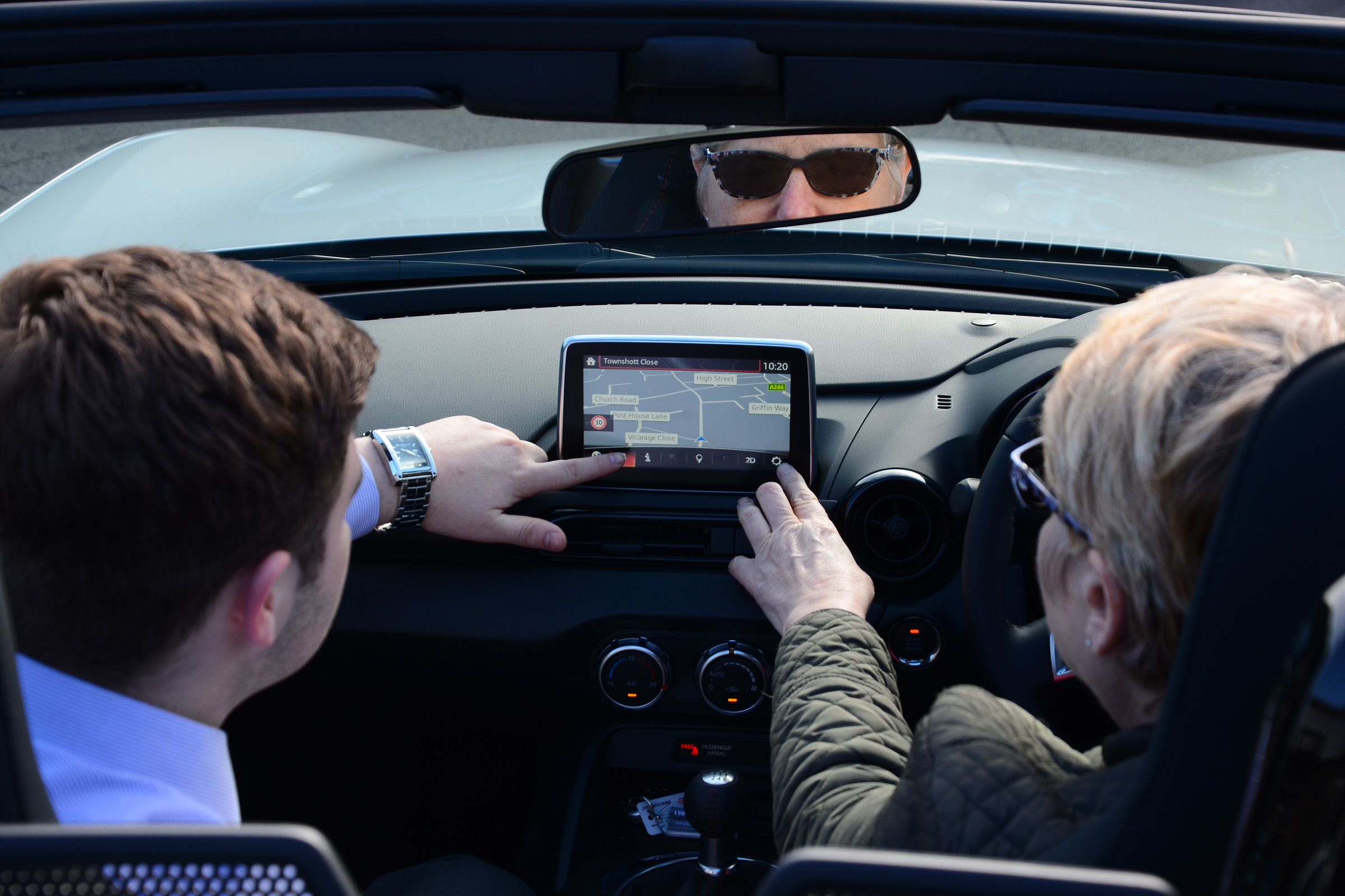 Long-term test review Mazda MX-5 - Lesley infotainment