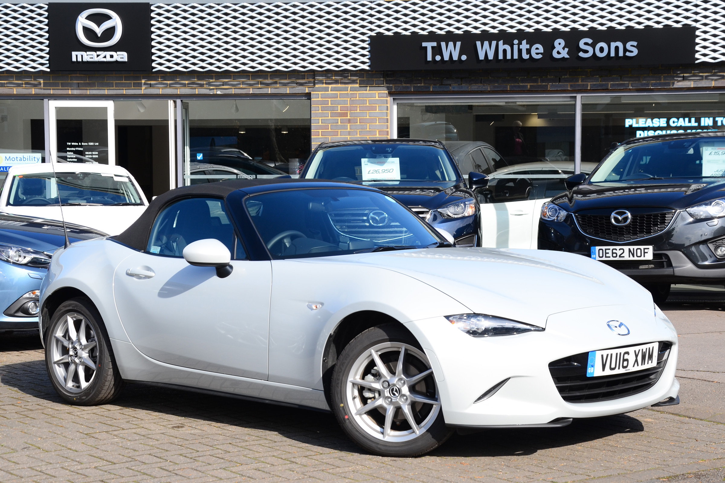 Long-term test review Mazda MX-5 - front quarter