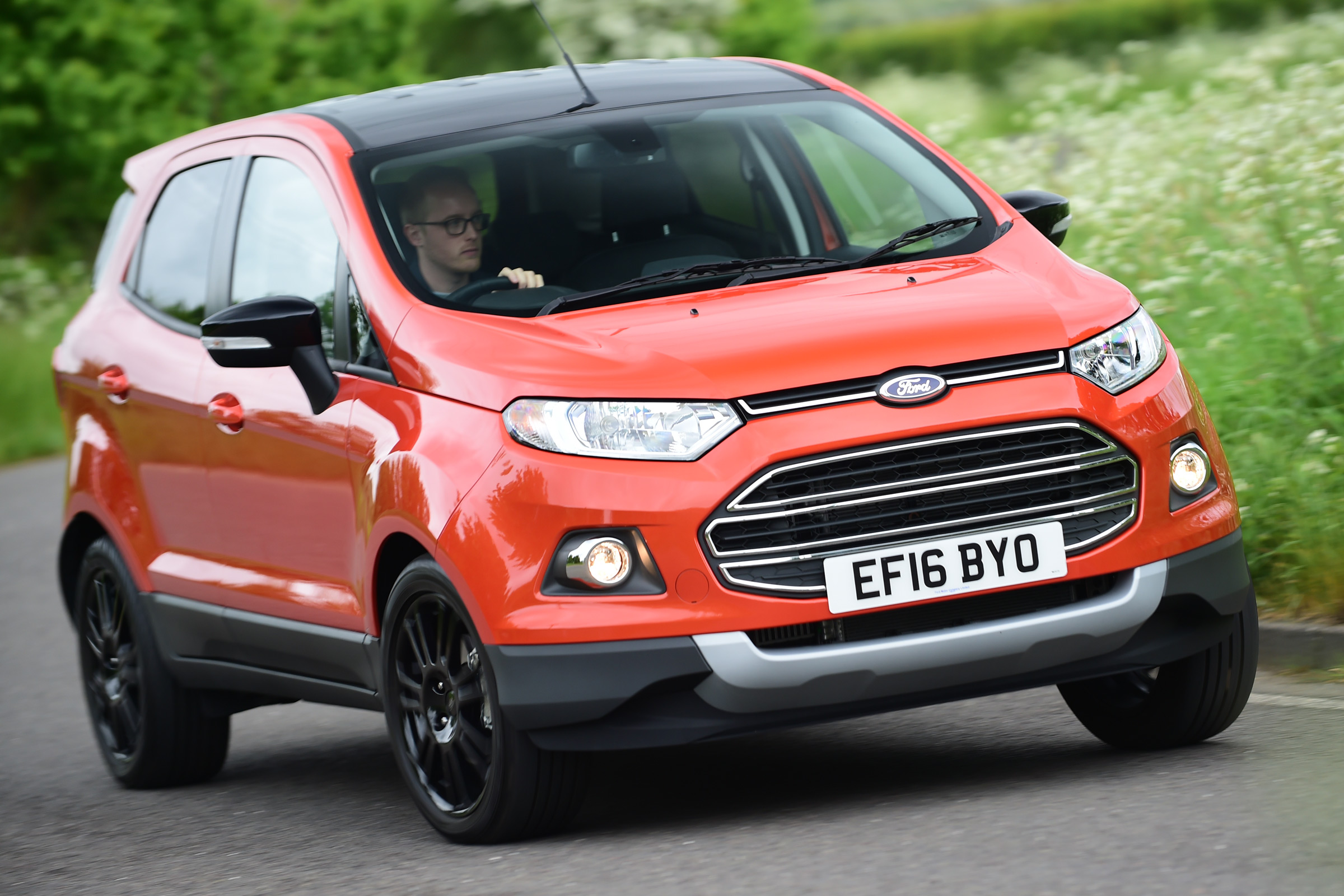 Ford EcoSport Titanium S 2016 - front cornering