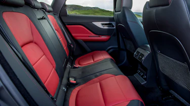 Jaguar F-Pace 3.0d V6 S - rear seats