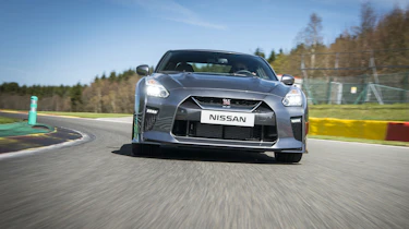 New Nissan GT-R 2016 head on