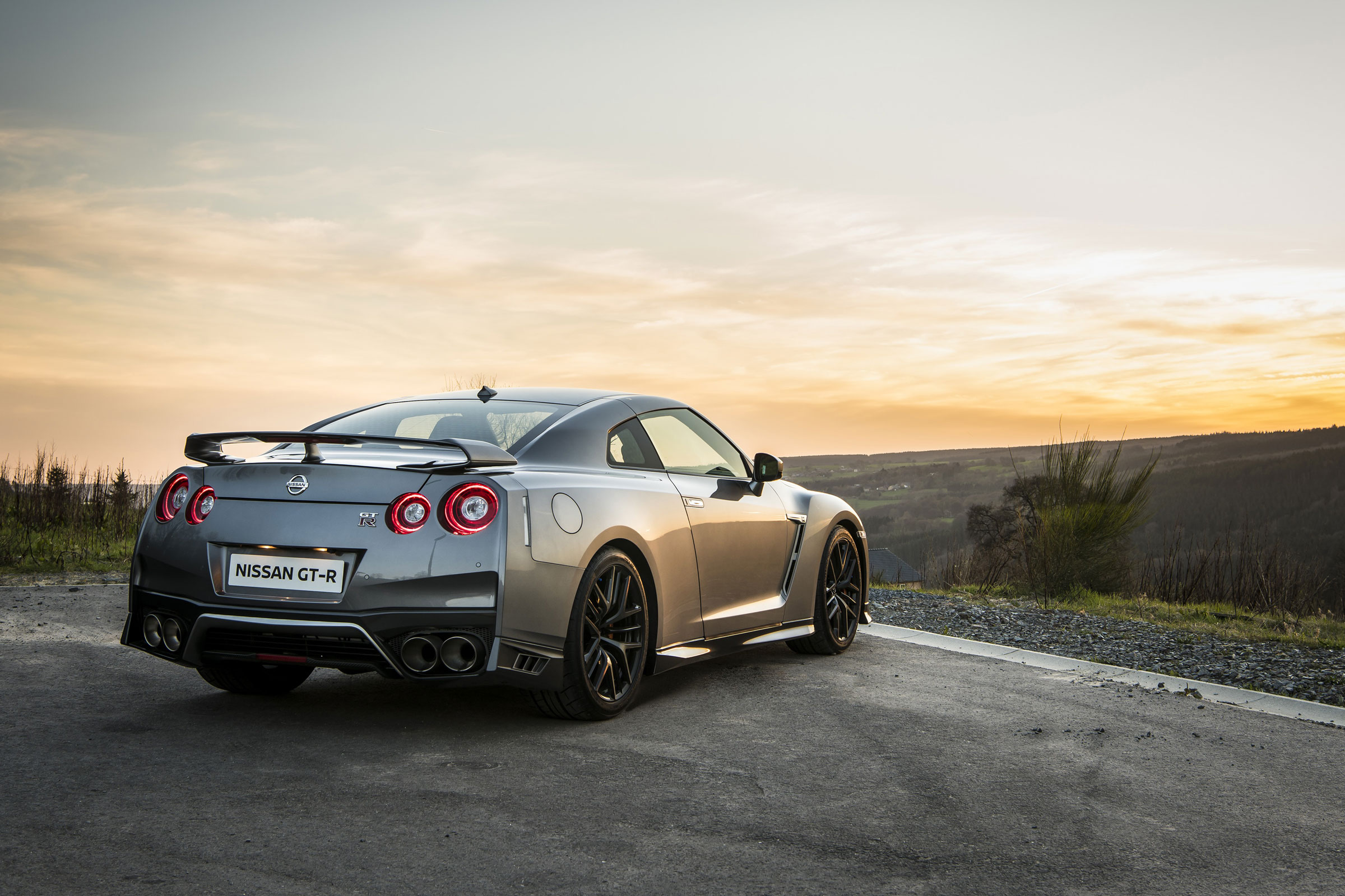 New Nissan GT-R 2016 static