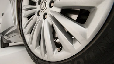 Used Jaguar XF - wheel valve