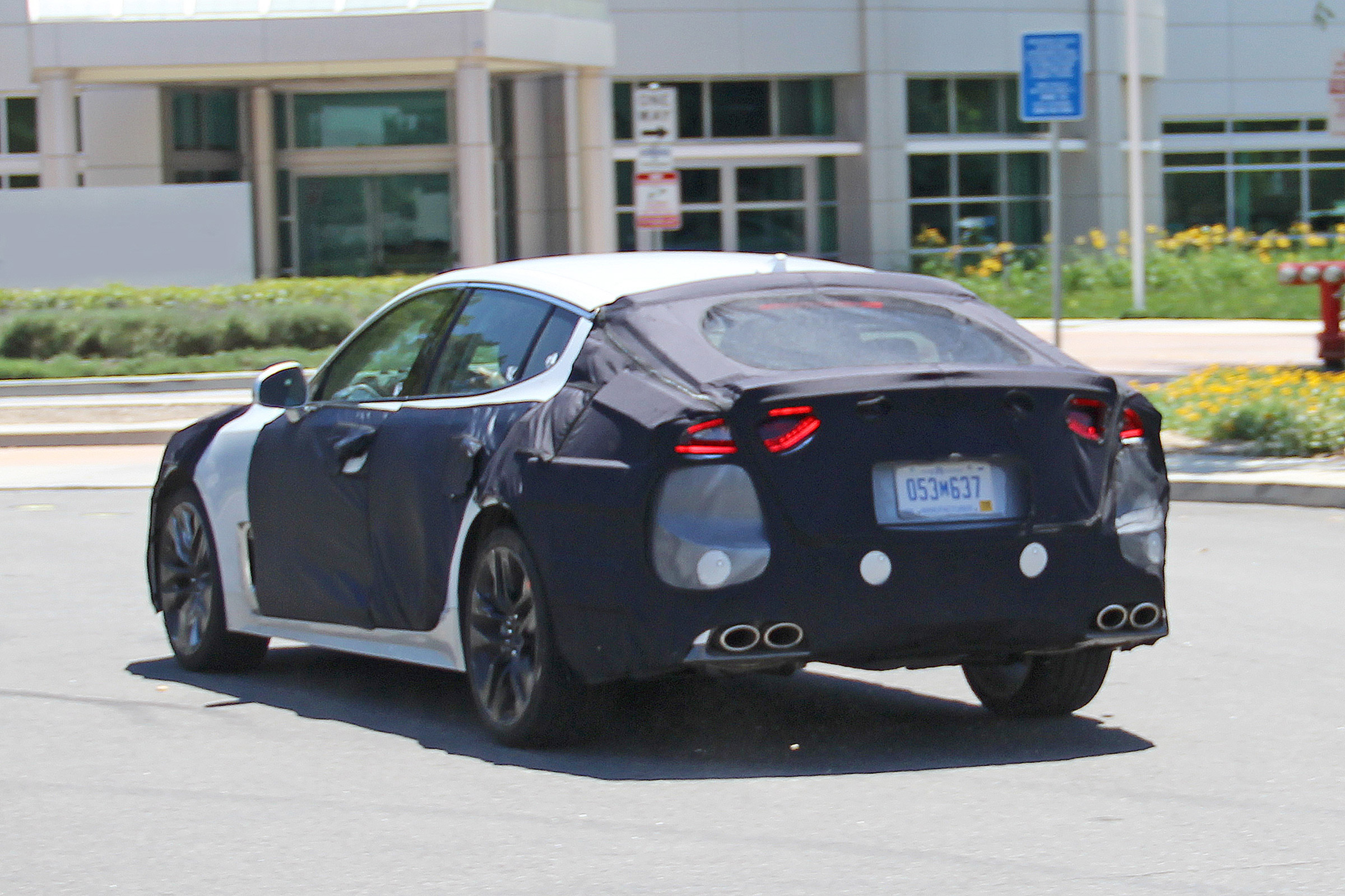 Kia GT spies side rear