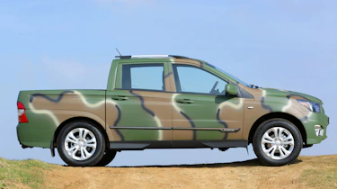 SsangYong Korando Sports DMZ - side