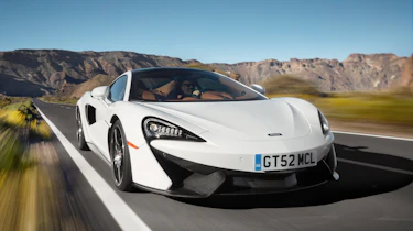 McLaren 570GT - front action