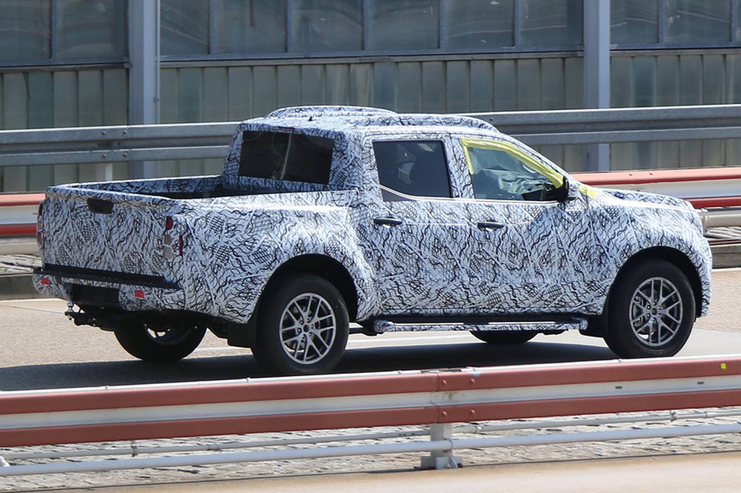 Mercedes pick-up 2016 spy rear