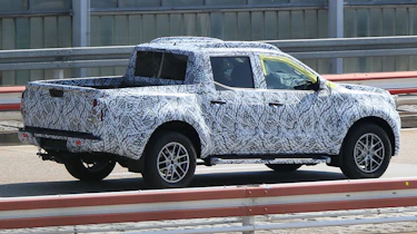 Mercedes pick-up 2016 spy rear