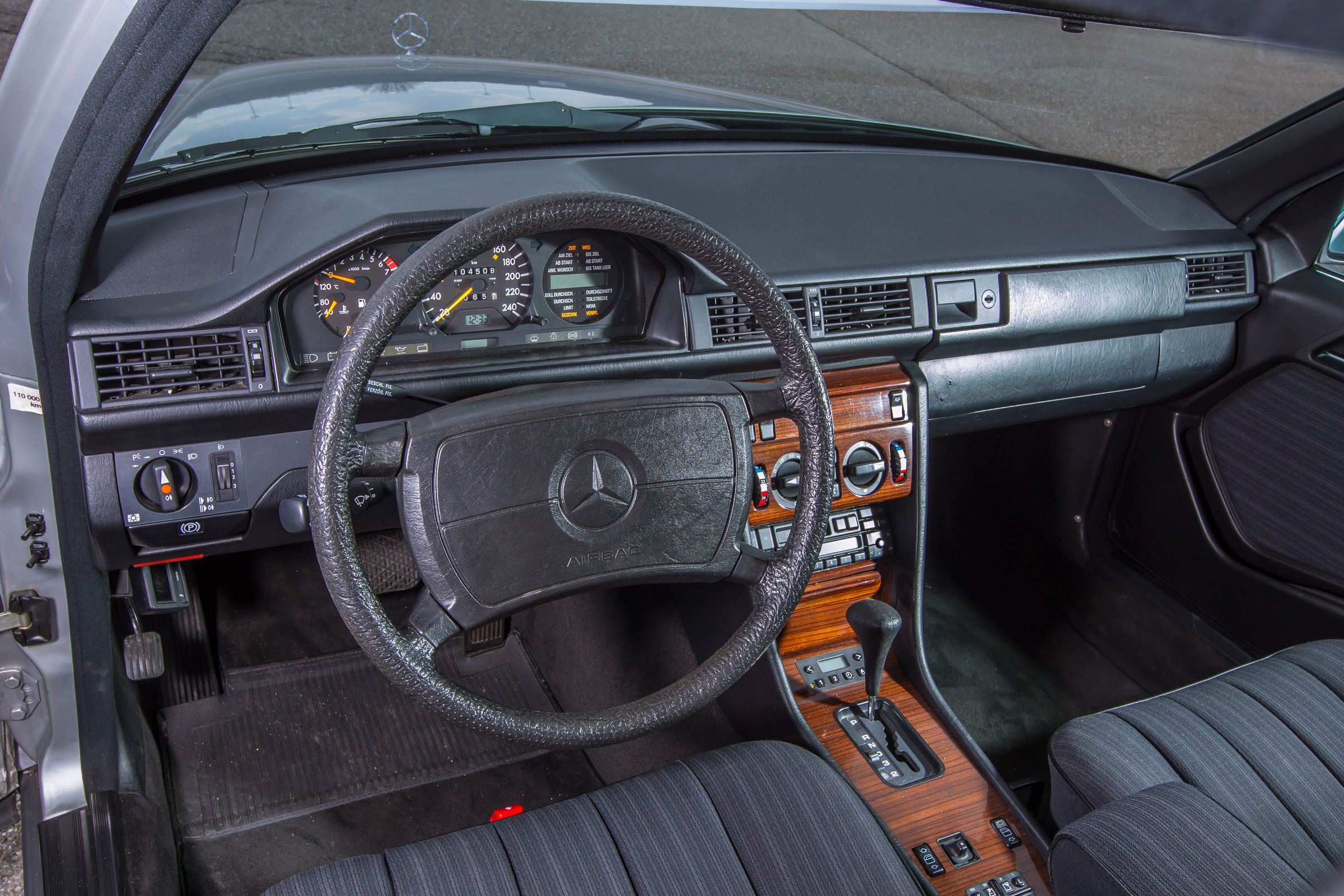 70 years of Mercedes E-Class - W124 interior