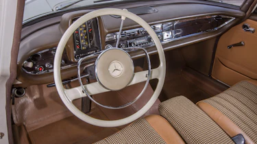 70 years of Mercedes E-Class - 110 Fintail interior