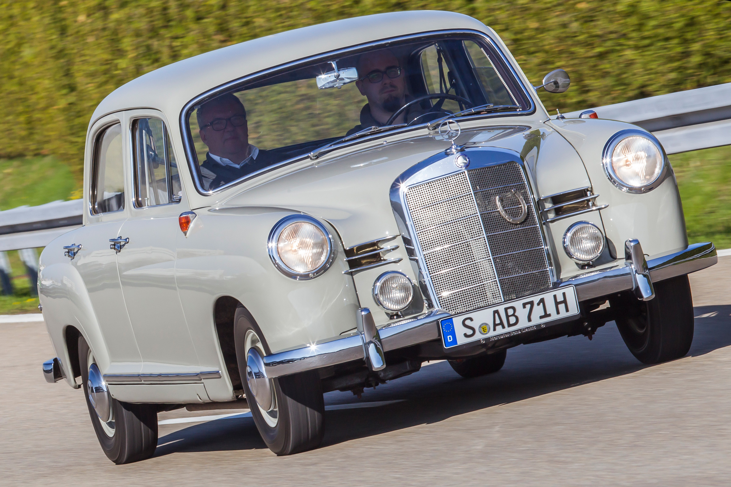 70 years of Mercedes E-Class - 180 Ponton