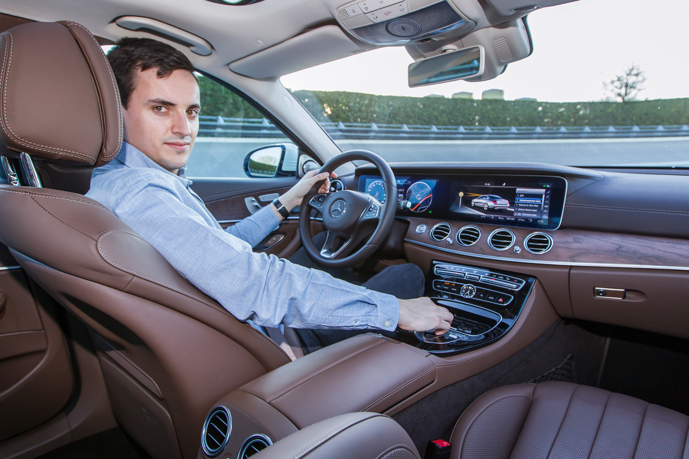 70 years of Mercedes E-Class - Lawrence