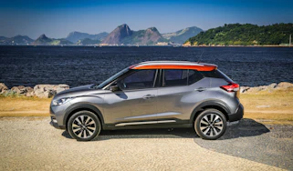 Nissan Kicks official - side