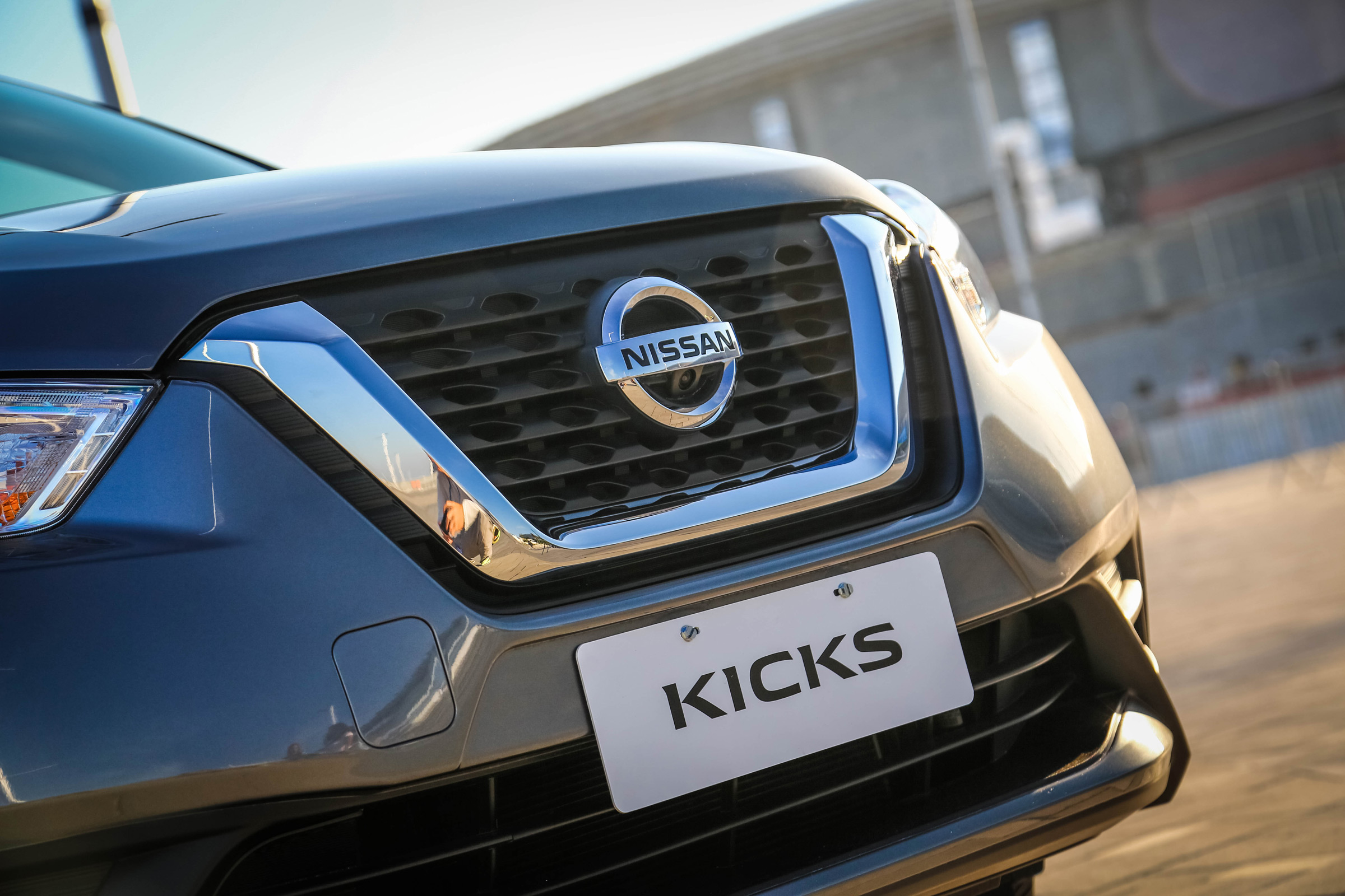 Nissan Kicks official - front detail