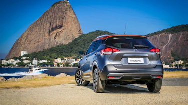 Nissan Kicks official - rear quarter