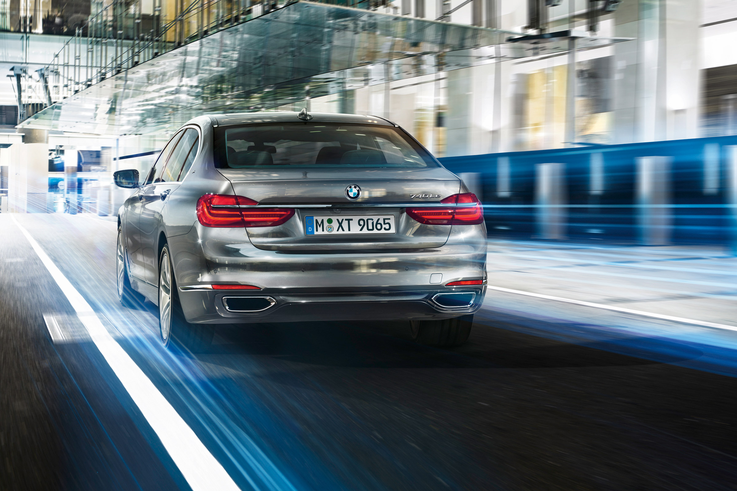 BMW 7 Series back