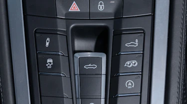 Porsche 718 Boxster controls