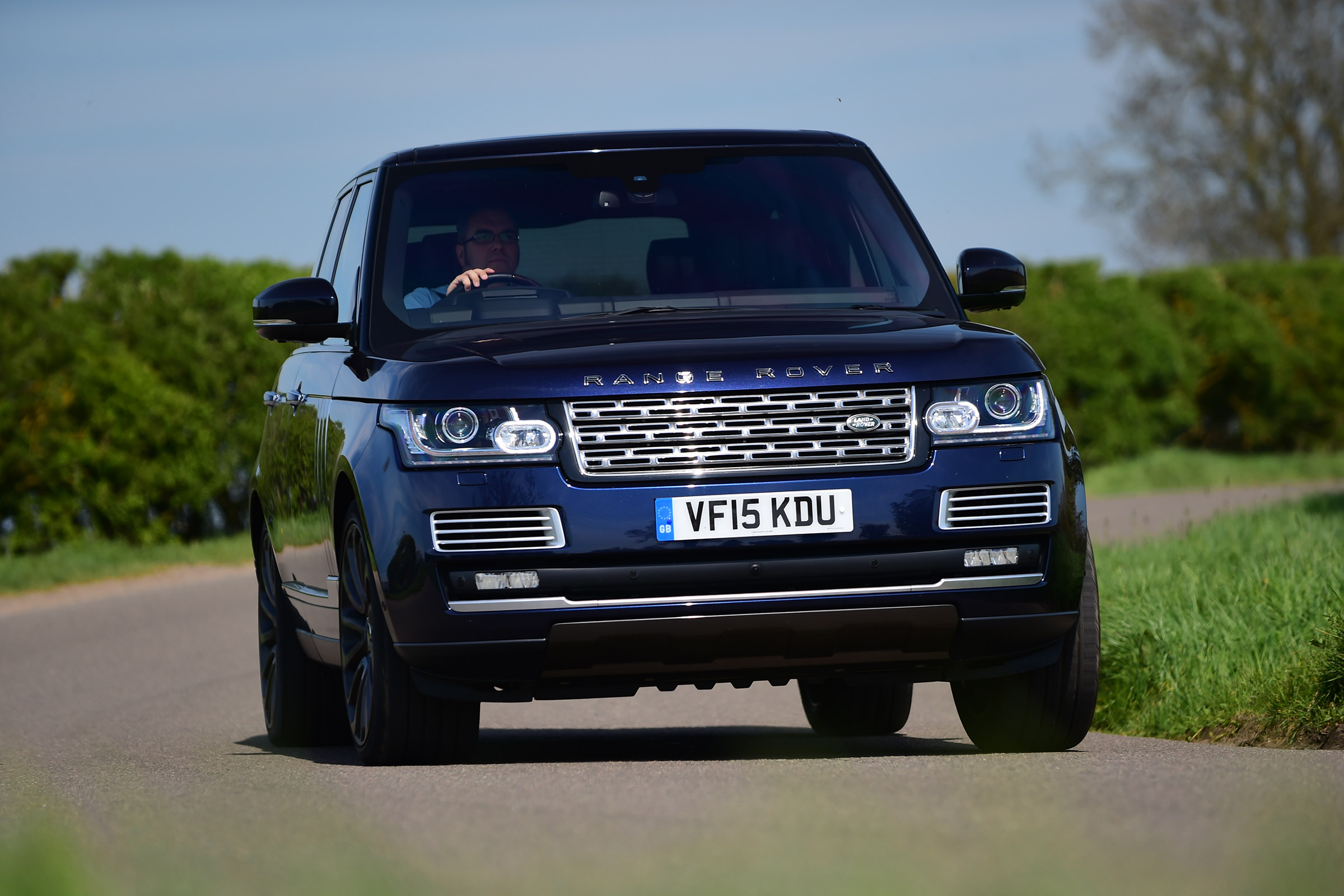 Range Rover - front cornering