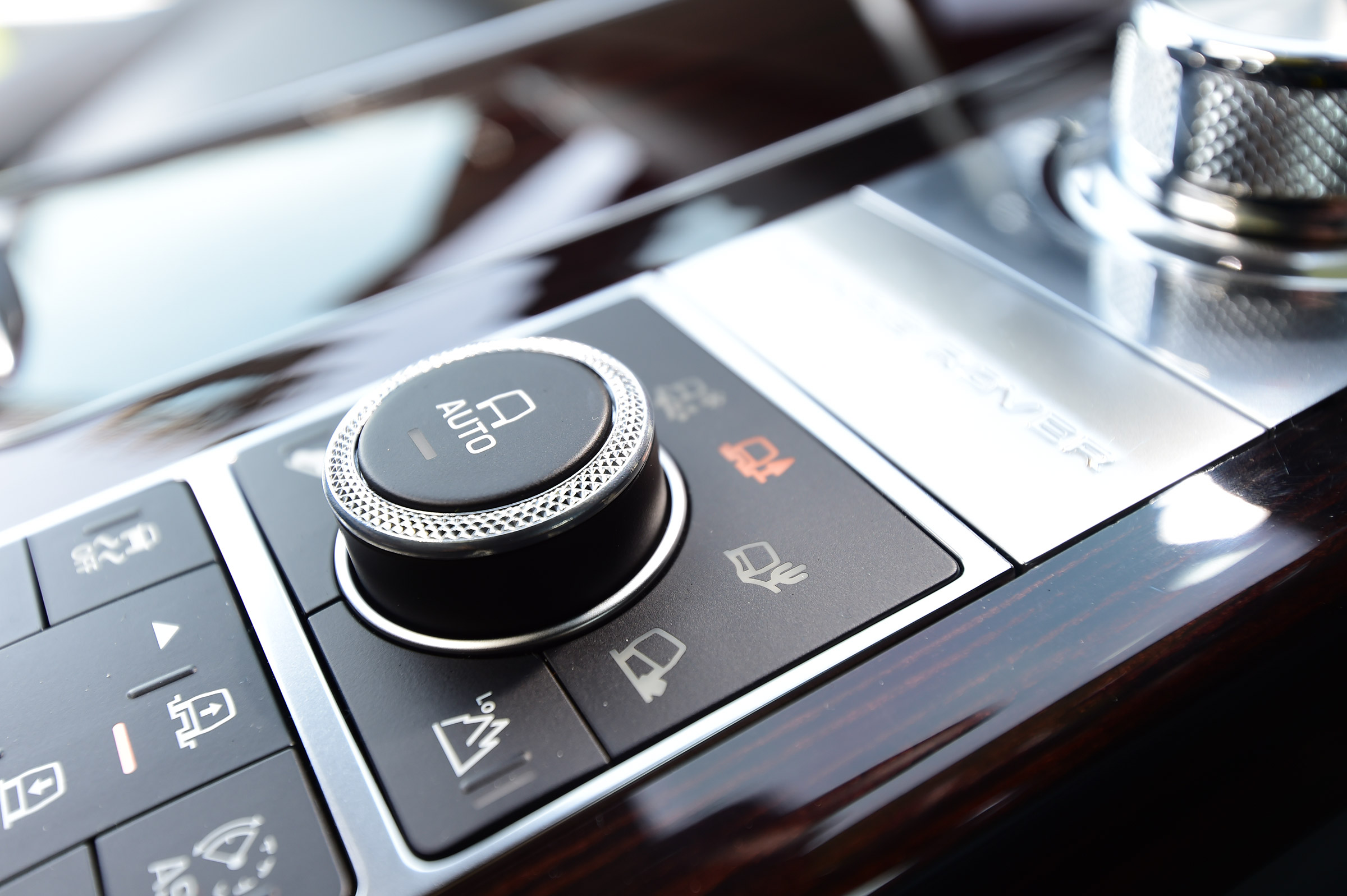 Range Rover - interior detail
