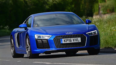 Audi R8 V10 2016 - front cornering 2