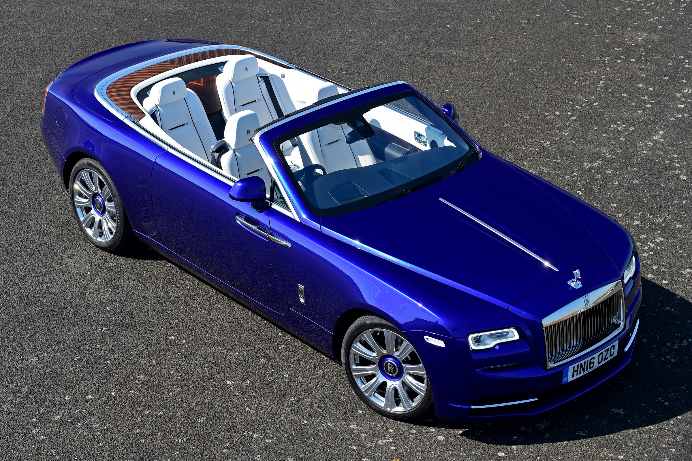 Rolls-Royce Dawn 2016 - front overhead