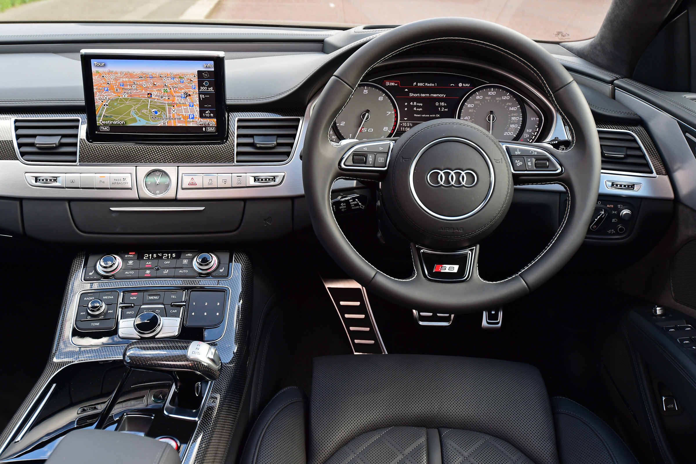 Audi S8 Plus 2016 - interior