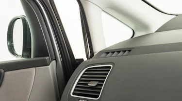 Used SEAT Alhambra - A-pillar