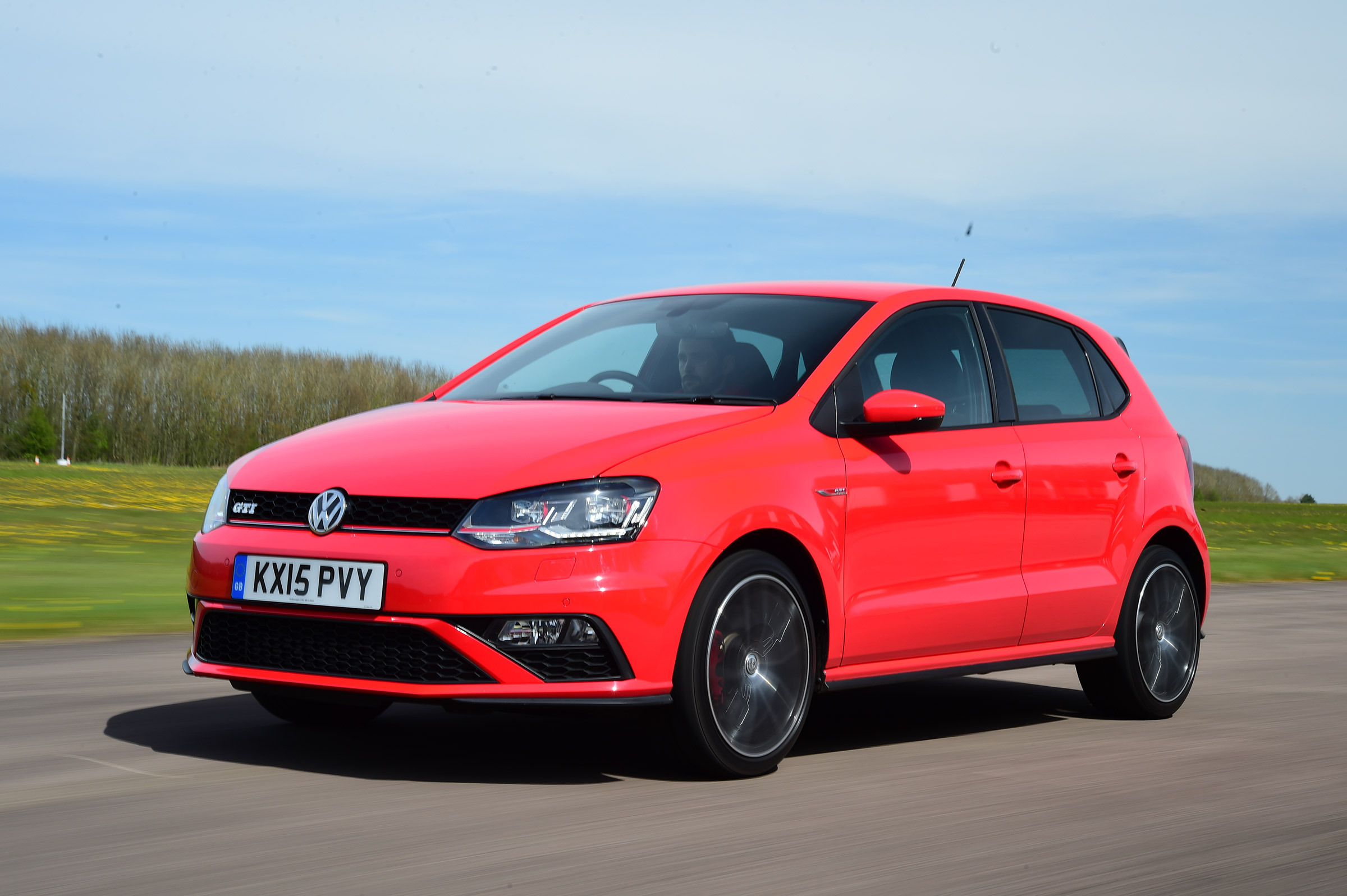 SEAT Ibiza Cupra vs VW Polo GTI - Polo front tracking