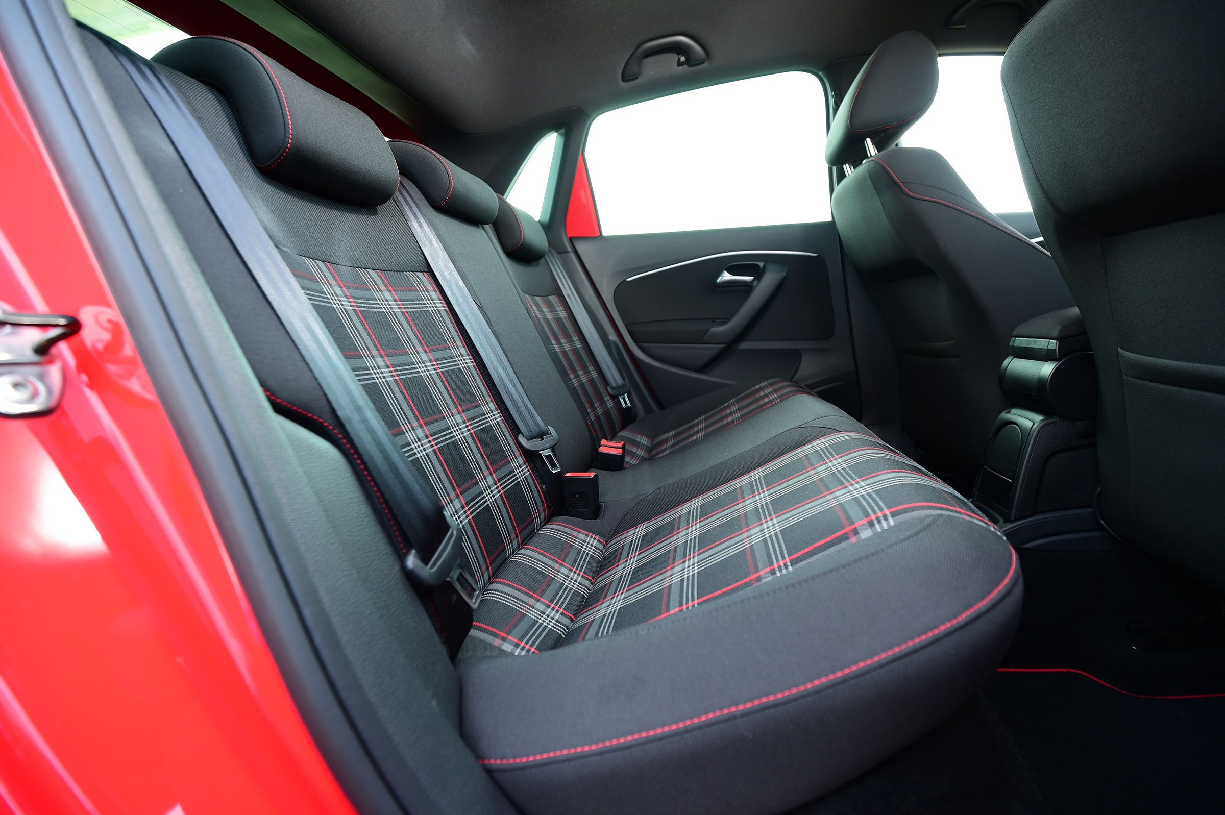 SEAT Ibiza Cupra vs VW Polo GTI - Polo rear seats