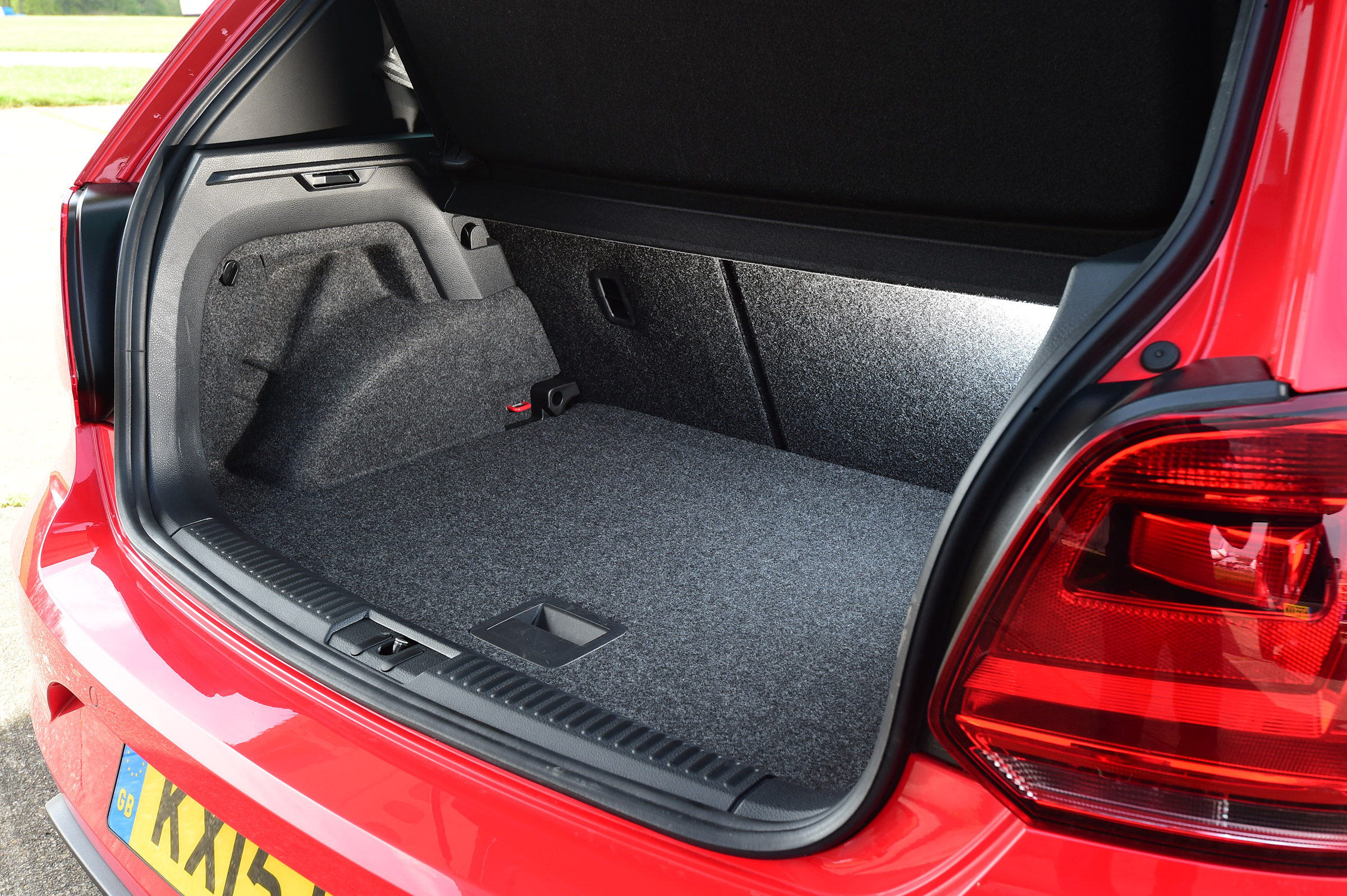 SEAT Ibiza Cupra vs VW Polo GTI - Polo boot