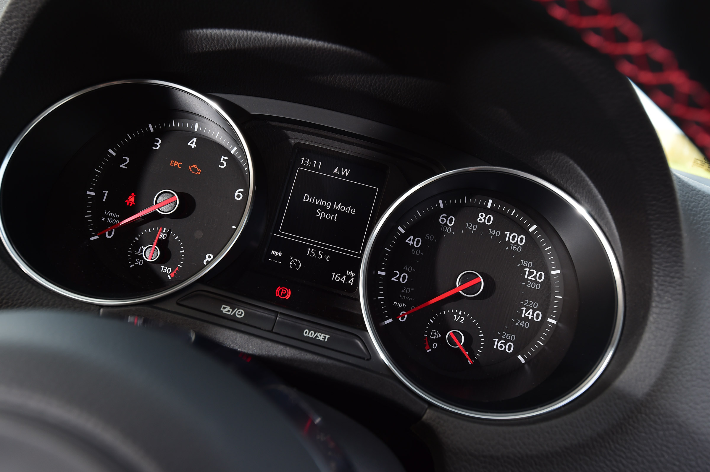 SEAT Ibiza Cupra vs VW Polo GTI - Polo gauges
