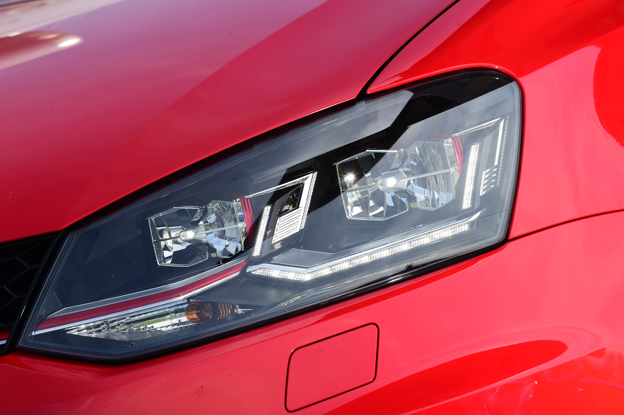 SEAT Ibiza Cupra vs VW Polo GTI - Polo headlight