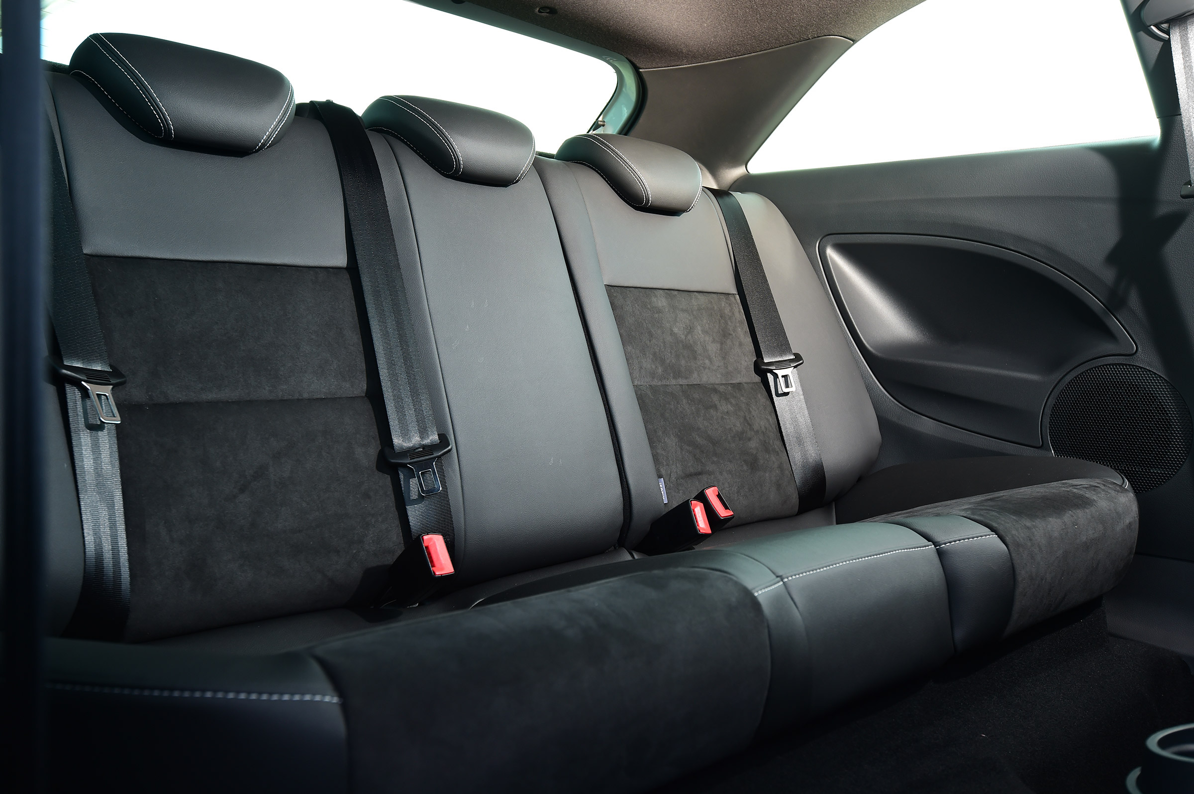 SEAT Ibiza Cupra vs VW Polo GTI - rear seat