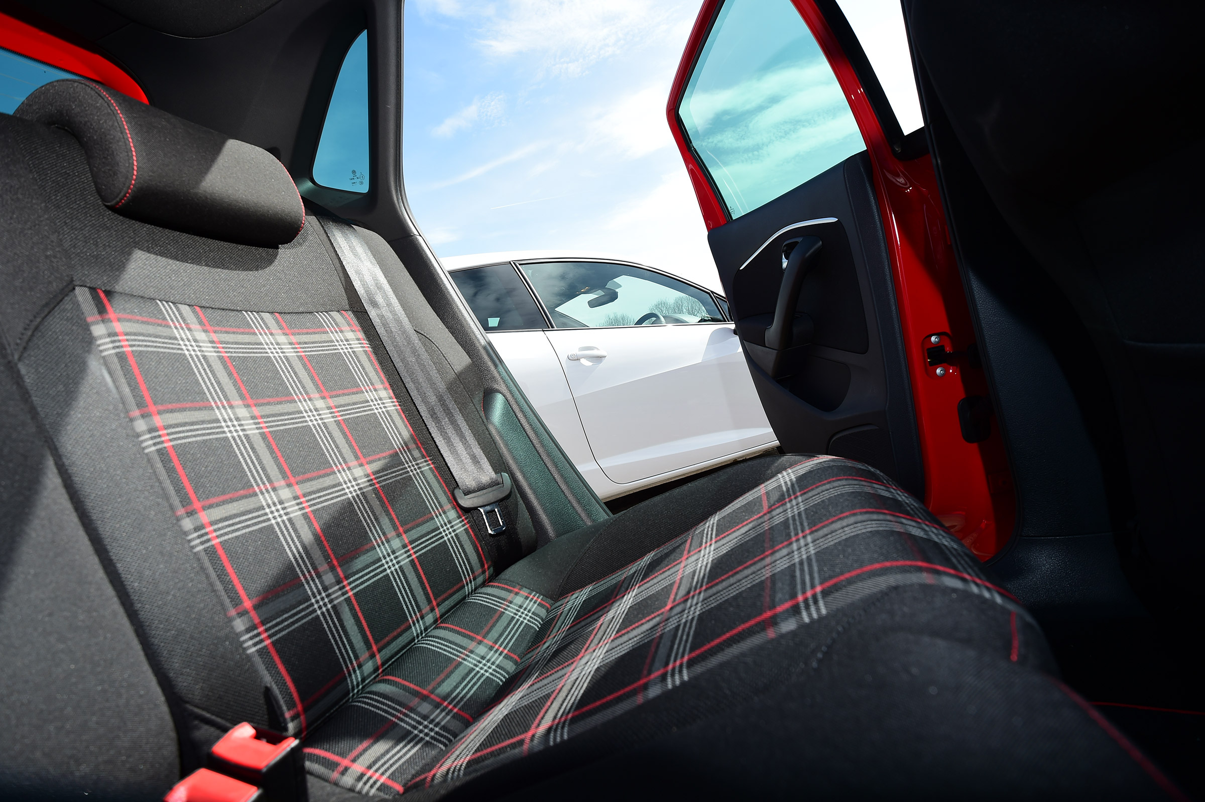 SEAT Ibiza Cupra vs VW Polo GTI - Polo rear seats