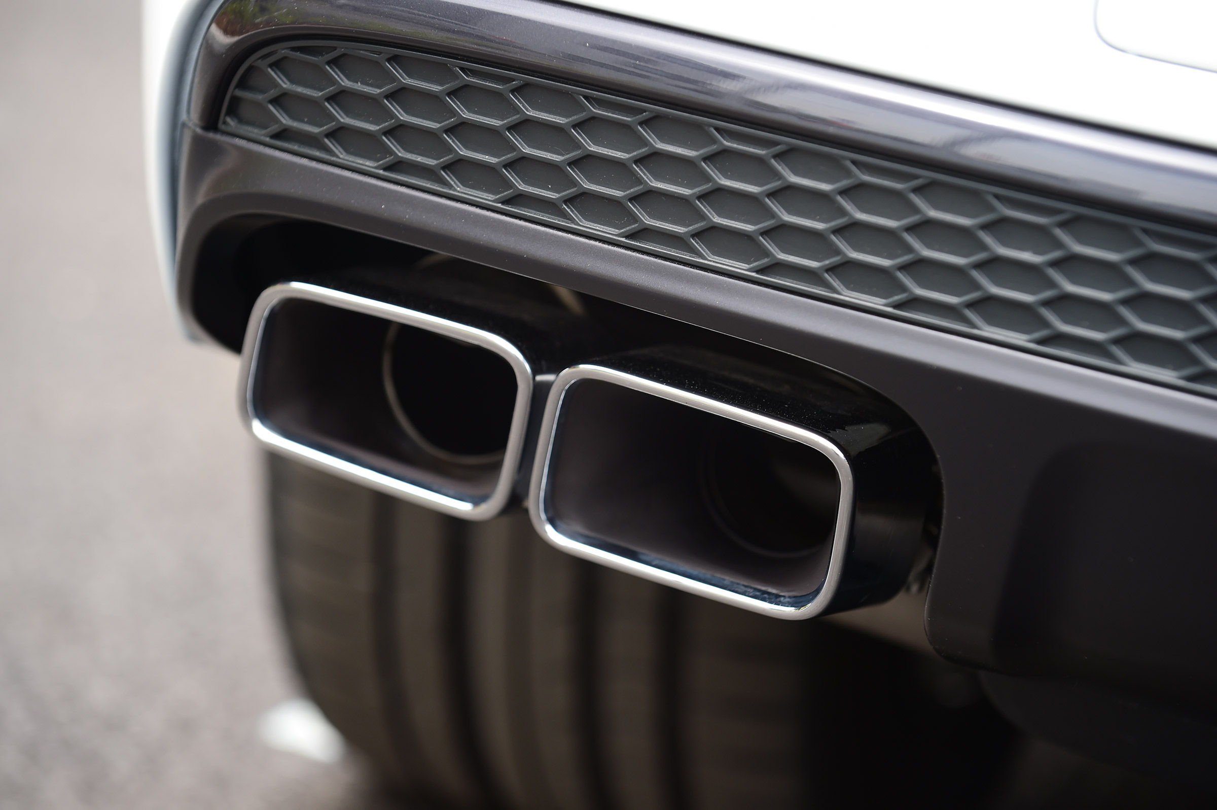 Audi SQ7 - exhaust