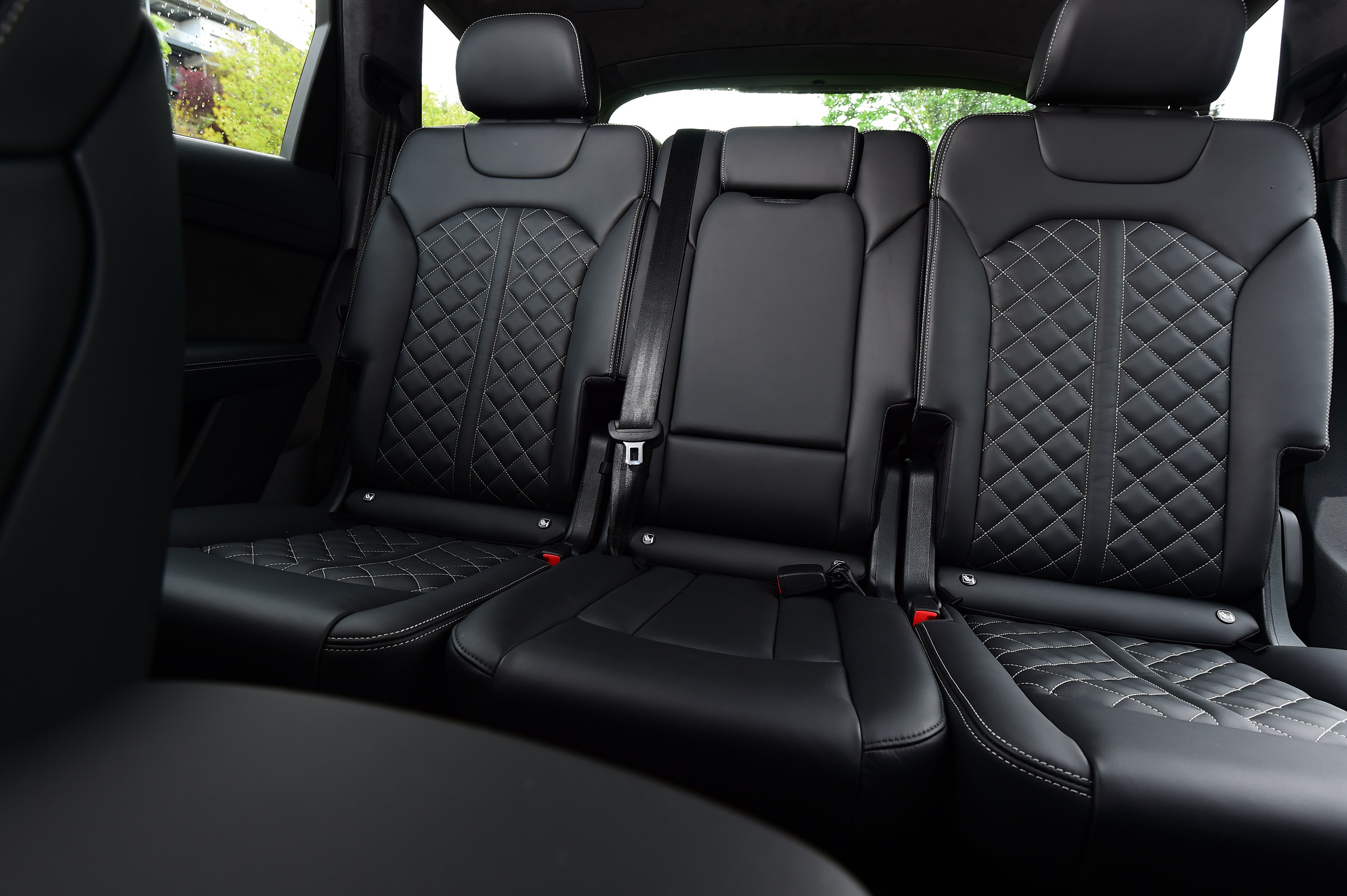 Audi SQ7 - back seats