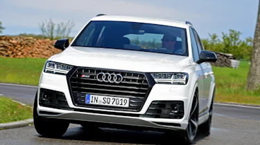 Audi SQ7 - front white cornering