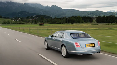 Bentley Mulsanne 2016 - rear tracking