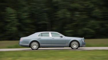 Bentley Mulsanne 2016 - side profile