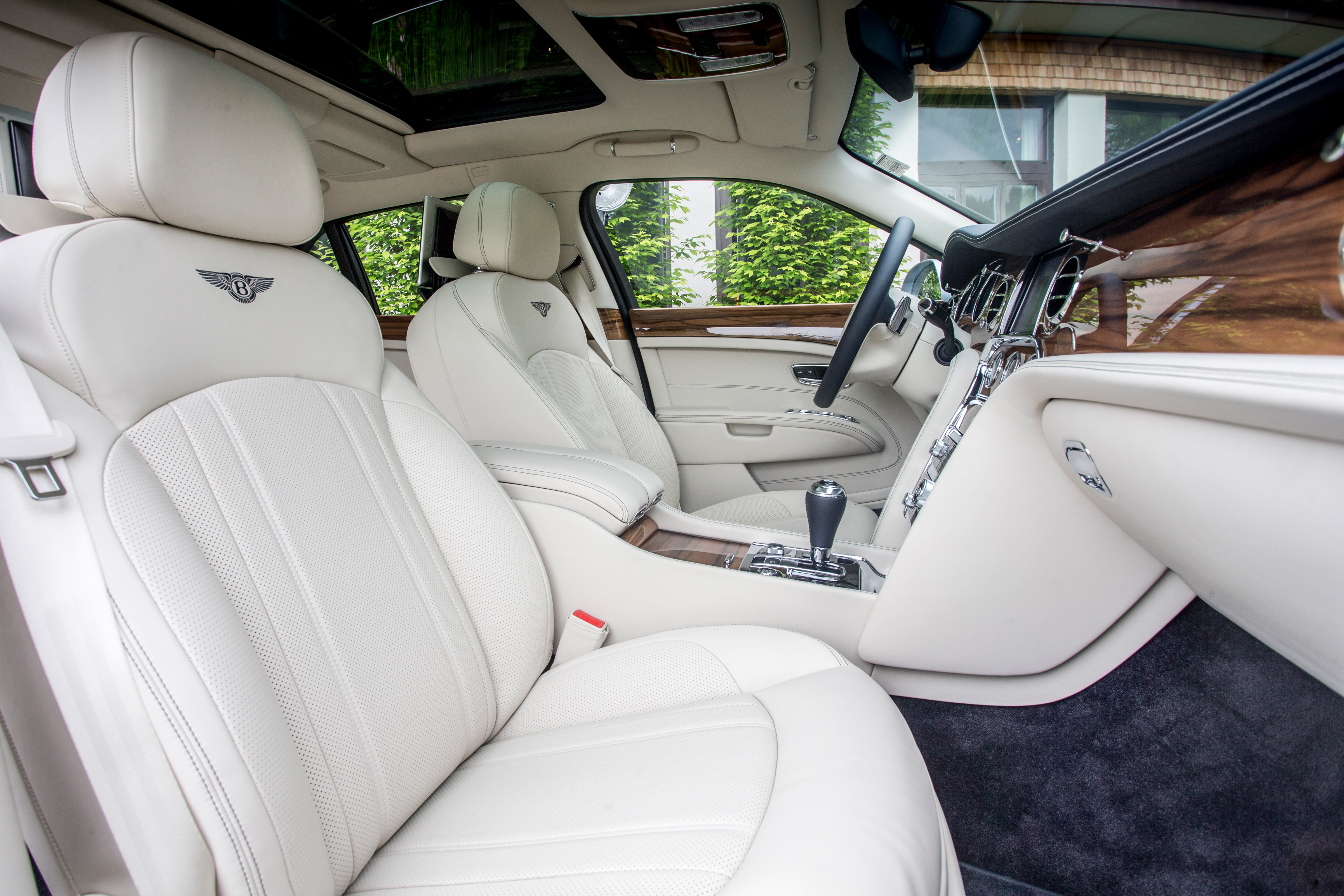 Bentley Mulsanne 2016 - front seats